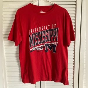 University of Mississippi T-shirt - size L